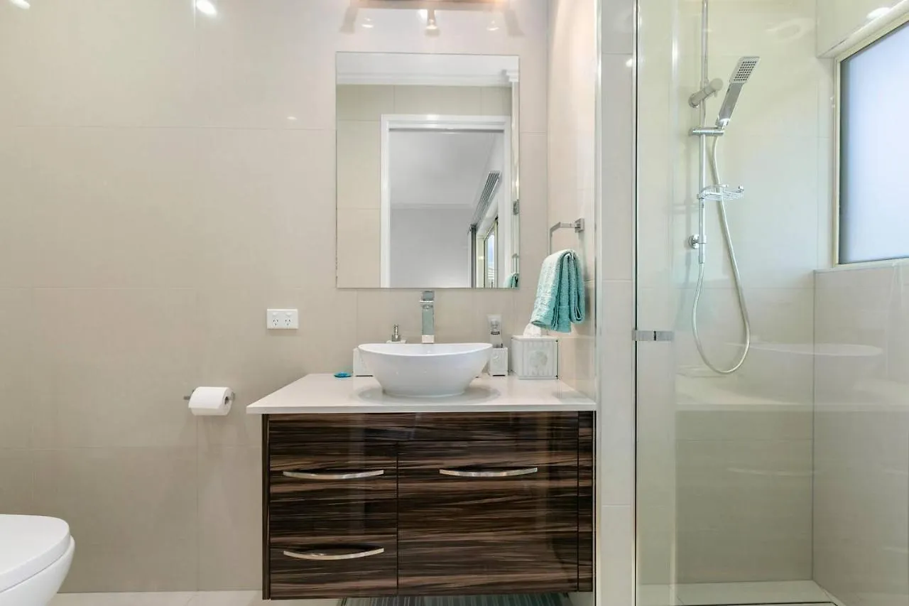 Harbour Drive Luxury In Bluewater Estate Villa Yorkeys Knob