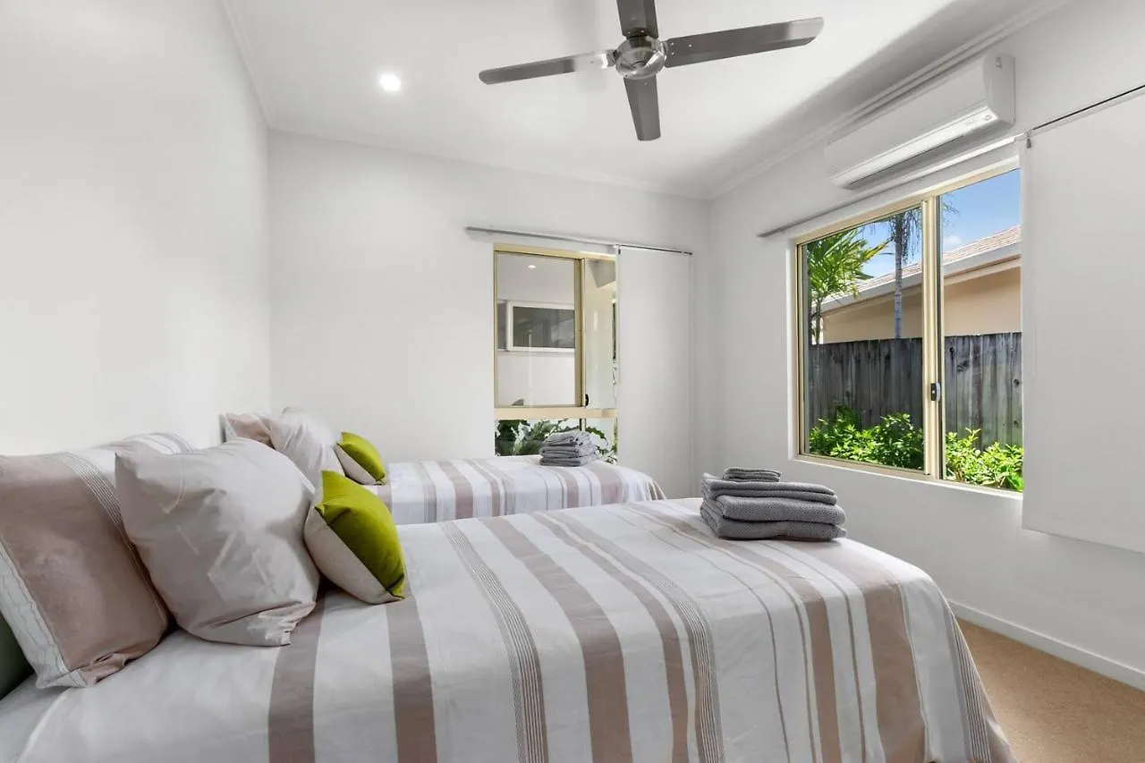 Harbour Drive Luxury In Bluewater Estate Villa Yorkeys Knob